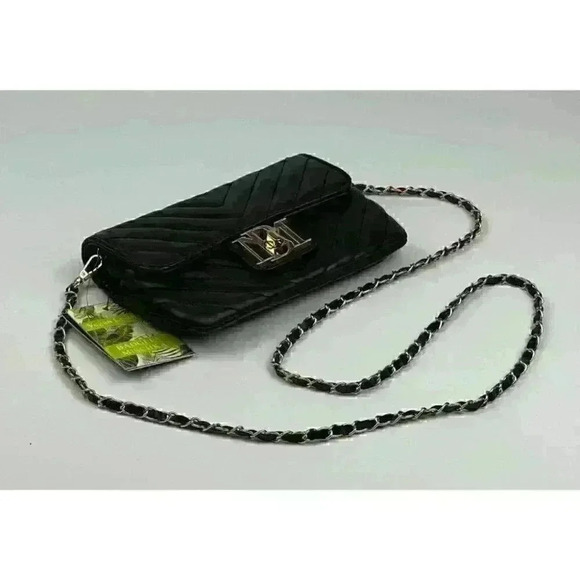 Badgley Mischka Womens Simple Phone Crossbody w/ Letter Lock In Front NWT $79 - Picture 1 of 4